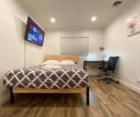 #87/Private Bedroom with Queen Bed