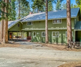 5 Bed 3 Bath Vacation home in Shaver Lake