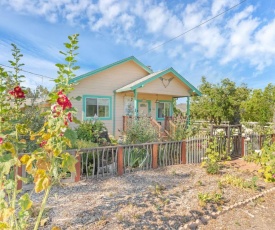 Lush and Warm 2BR House in Sonoma home