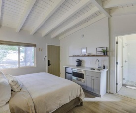 South Lake Chalet #1-New Boutique Suite-Minutes to Heavenly & Lake Tahoe