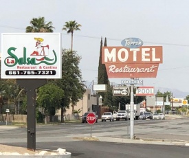 Toppers Motel