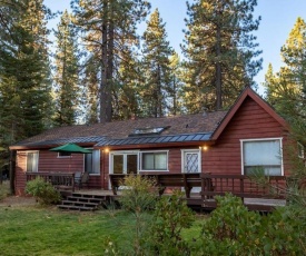 Tennenbaum by AvantStay - Classic Cabin in Tahoe Vista - Walk to the Beach!