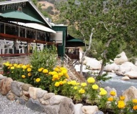 The Gateway Restaurant & Lodge