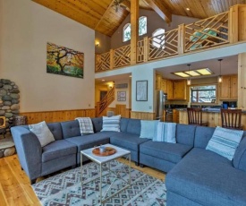 Black Bear by AvantStay - Viking Lodge w Game Room and Private Hot Tub!