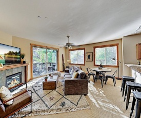 Boulders Condo with Pool - Near Lake & Ski Slopes condo