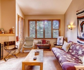 Cozy Northstar Village Condo Walk to the Gondola!