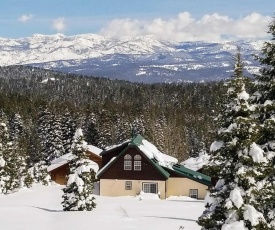 Quiet Chalet with Big Views - Walk to Tahoe Skiing!