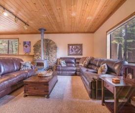 Whiskey Springs by AvantStay - Classic Cabin Near Tahoe Donner Ski Area!