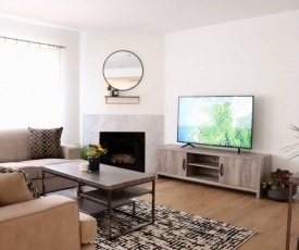 HEART OF WEST HOLLYWOOD MODERN SUITE 2 BEDROOM 2 BATH