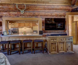 PineKnott Rustic Retreat