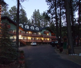 Honey Bear Lodge & Cabins