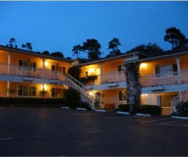 Carmel Inn & Suites