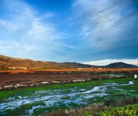 Holiday Inn Express & Suites Carpinteria, an IHG Hotel