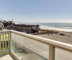 Oceanfront Condo Escape with Grill, Walk to Beach!