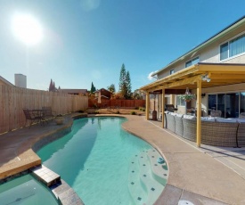 Breeze by the Pool