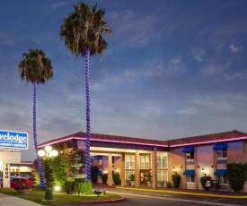 Travelodge by Wyndham Orange County Airport/ Costa Mesa