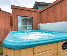 Abalone Alcove! Hot Tub! Pool Table! AMAZING VIEWS! Fast WiFi!! Dog Friendly!