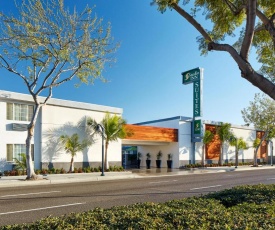 Studio Inn & Suites Downey