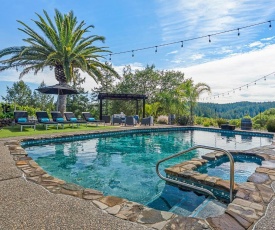 Magnificent Sonoma Farm House - 4-5 bedrooms, pool, hot tub, Vineyard, working farm - pick your own fresh fruit,