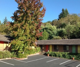 Humboldt Redwoods Inn