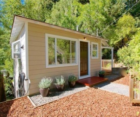 Downtown Cottage in the Woods