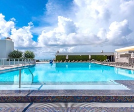 Condo-ROOFTO POOL- Spectacular 2 BEDROOM