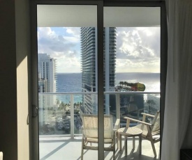 Hollywood Beach luxury condo-HBH