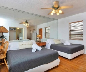 Lovely Double Unit, Hollywood Beach, Walk to Ocean