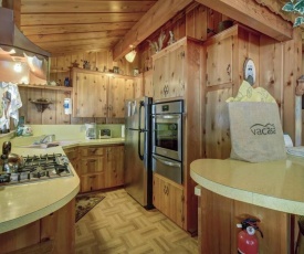 Serenity Cabin: 2 Bedrooms, Close to Hiking Trails