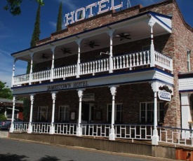 Jamestown Hotel