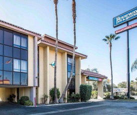 Rodeway Inn and Suites Bakersfield