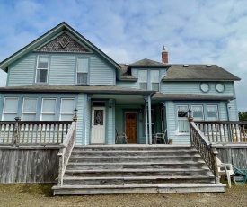 Tinker House and Tinker House Cottage