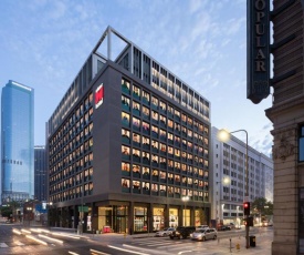 citizenM Los Angeles Downtown