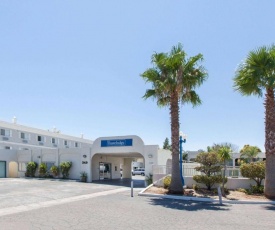 Travelodge by Wyndham Los Banos CA