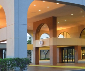 DoubleTree by Hilton Newark-Fremont