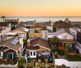 Sand Castle by AvantStay - Beach House on Balboa Peninsula w/ Patio & Hot Tub