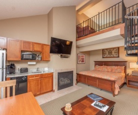 A314 - Studio and Loft Suite with Free WIFI and Fireplace!