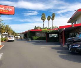 Econo Lodge Inn & Suites Oakland Airport