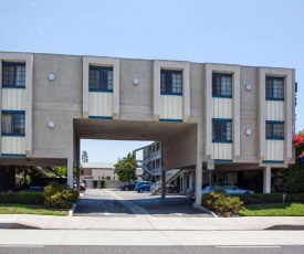 Days Inn by Wyndham Orange Anaheim