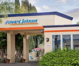 Howard Johnson by Wyndham Orange Hotel & Suites