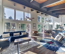 Modern Mountain Getaway - Near Skiing, Lake, Golf home