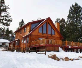 3 Cubs Lakefront Cabin