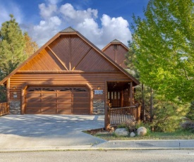 40 - View on the Rock - Amazing hot tub nestled between the rocks with views and a fire pit!