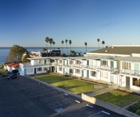 Tides Oceanview Inn and Cottages