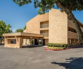 Sacramento Inn & Suites