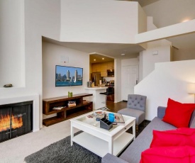 H2 -NEW Gorgeous Downtown San Diego 1 Bedroom + Upstairs Bedroom Loft!