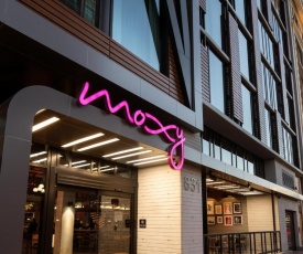 Moxy San Diego Gaslamp Quarter