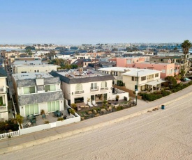 Shoreline - Spectacular Beachfront Abode w Fire Pit, Spa & Pool Table